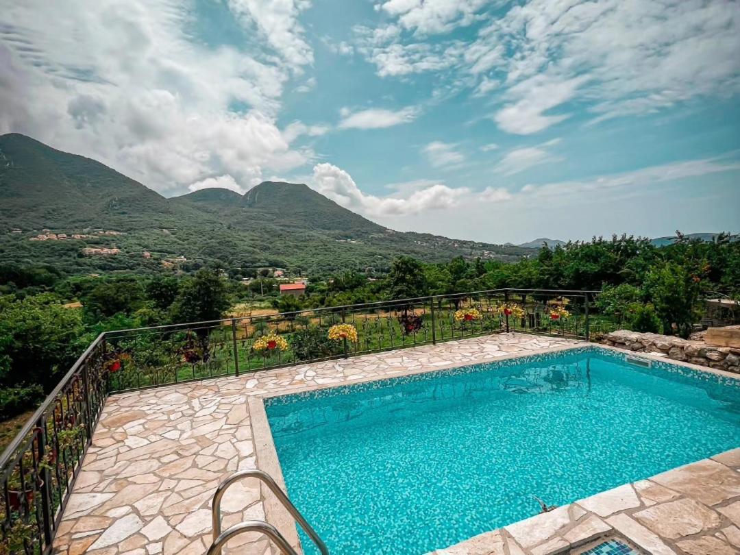 Apartmani Dumezic بار الغرفة الصورة