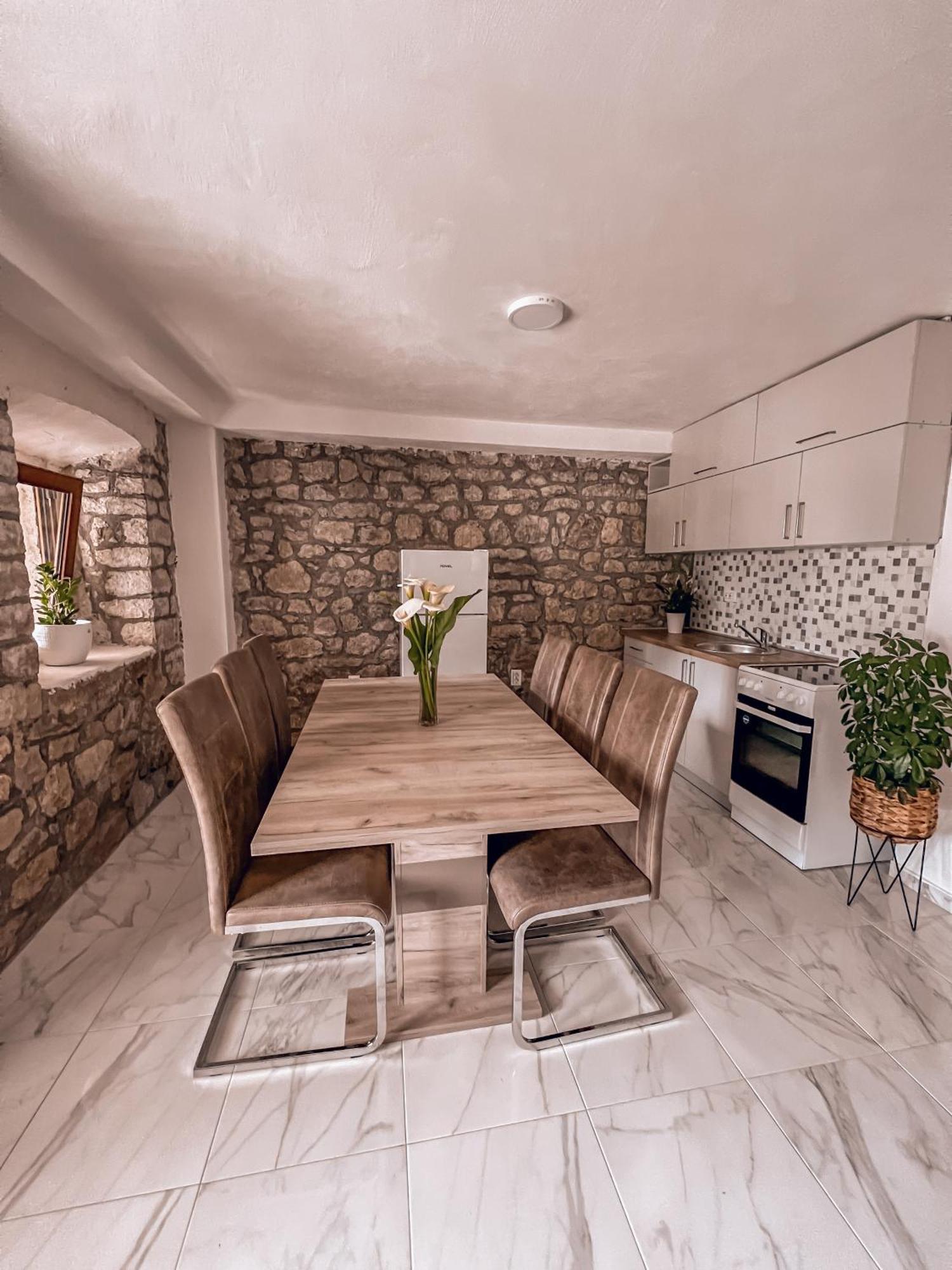 Apartmani Dumezic بار الغرفة الصورة